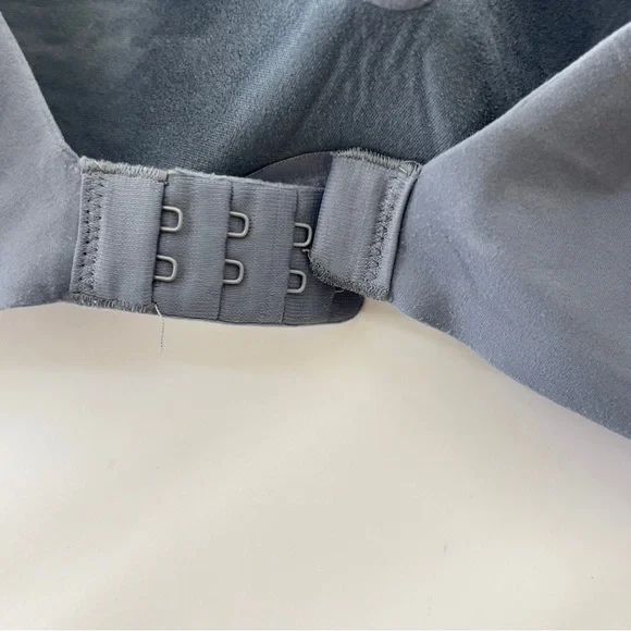 VICTORIA SECRET size 34c Blue Gray Adjustable Strap Hook Closure TcShirt Bra - Picture 3 of 7